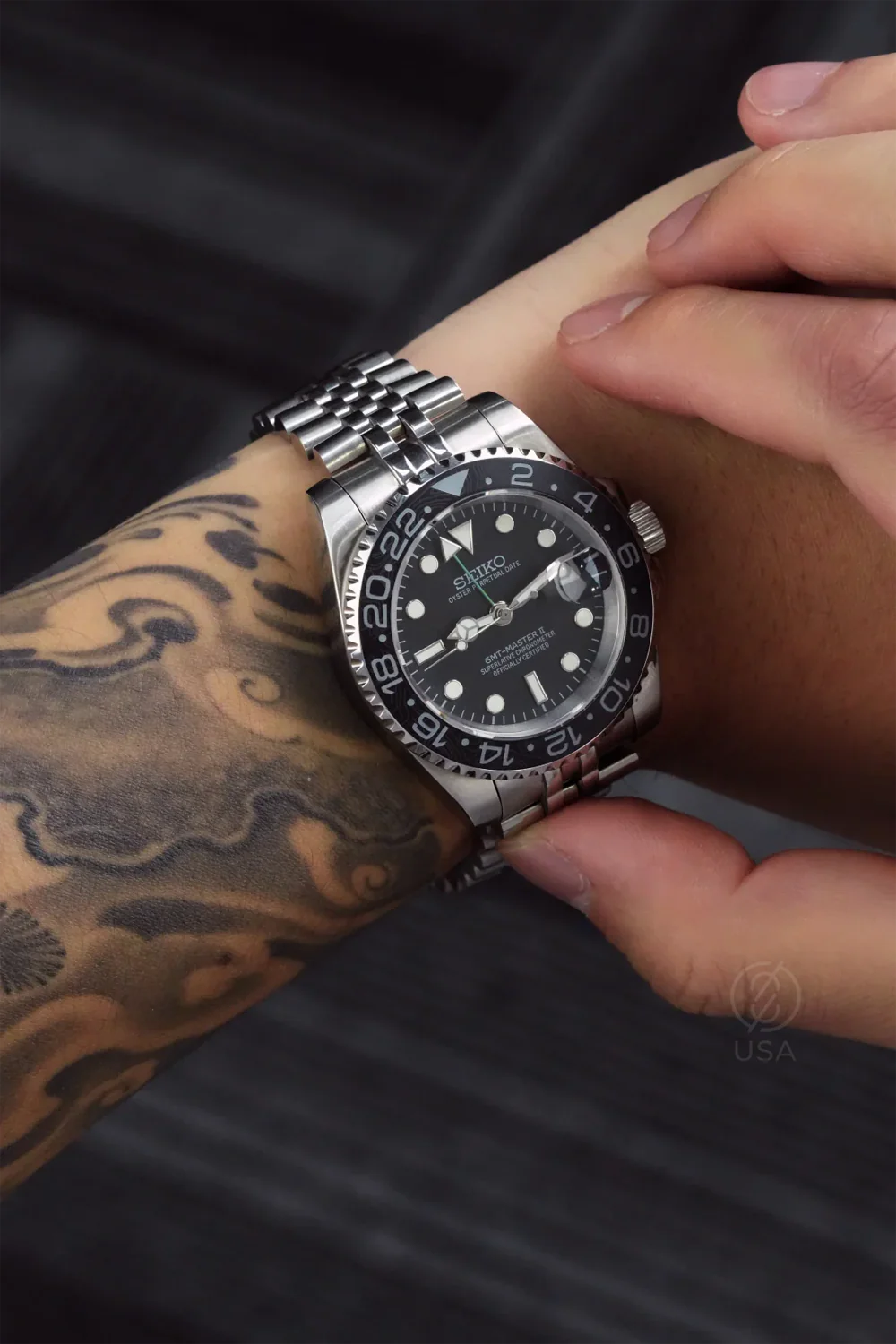 Mod GMT-Master II Bruce Wayne-Carbon Fiber Bezel