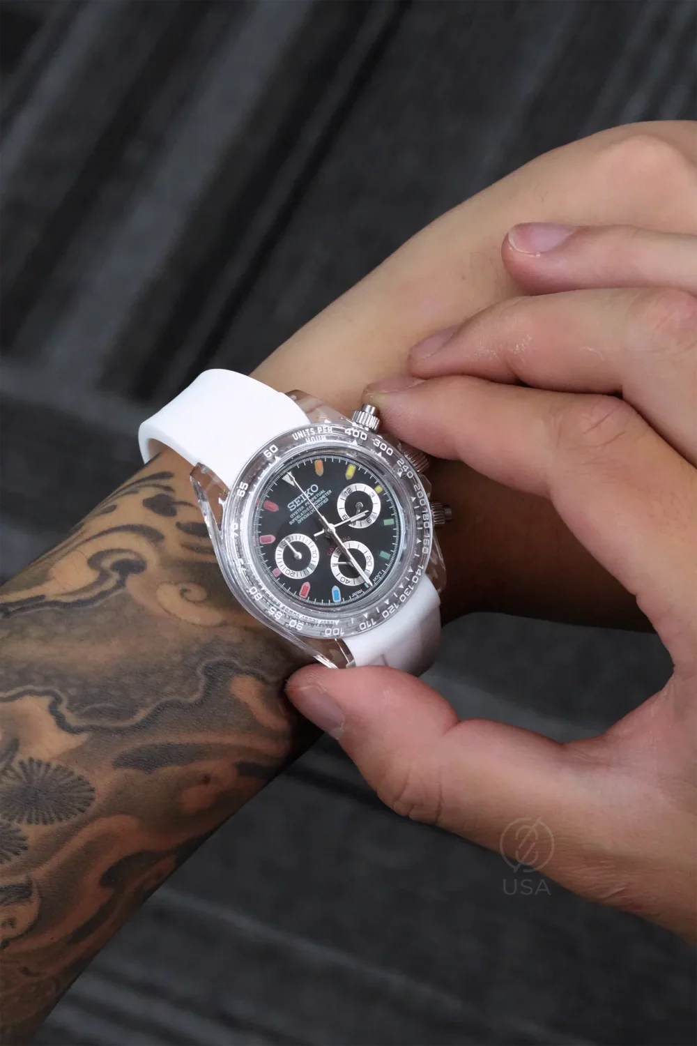 Mod Daytona Acrylic White Black